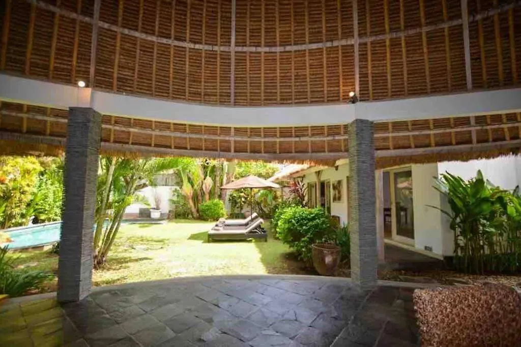 Villa Suara Ocean - A Cozy 3 Bedrooms Villa With Pool Seminyak